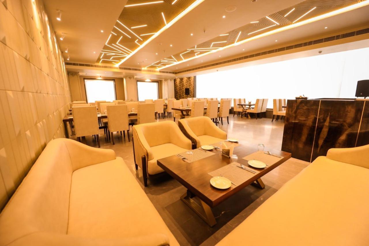 Hotel Mvr Grand Kanpur Exterior foto