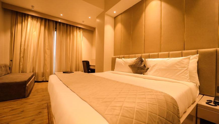 Hotel Mvr Grand Kanpur Exterior foto